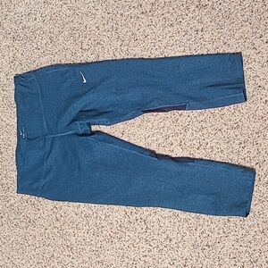 Nike Capri leggings Large